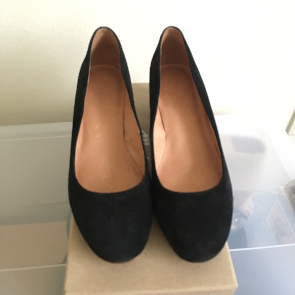 Madewell Black Suede Pumps